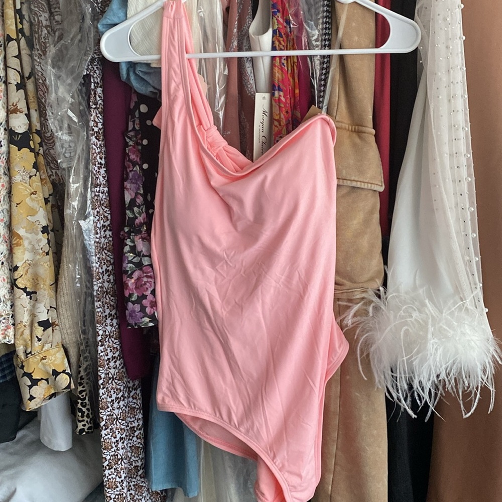 PINK ONE PIECE💞